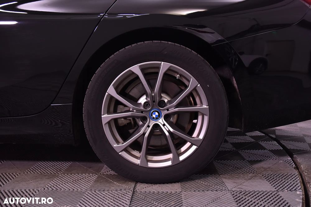 BMW Seria 3 320e AT PHEV - 13