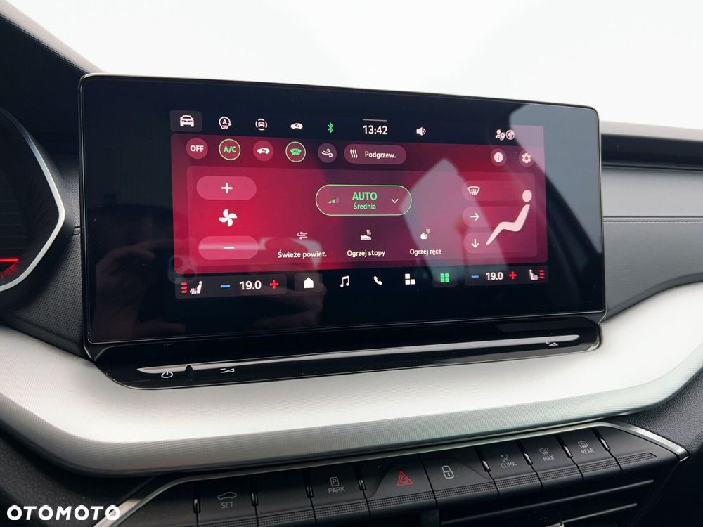 Skoda Octavia 2.0 TDI Selection DSG - 25