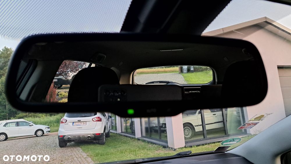 Toyota Avensis 1.8 Premium - 31