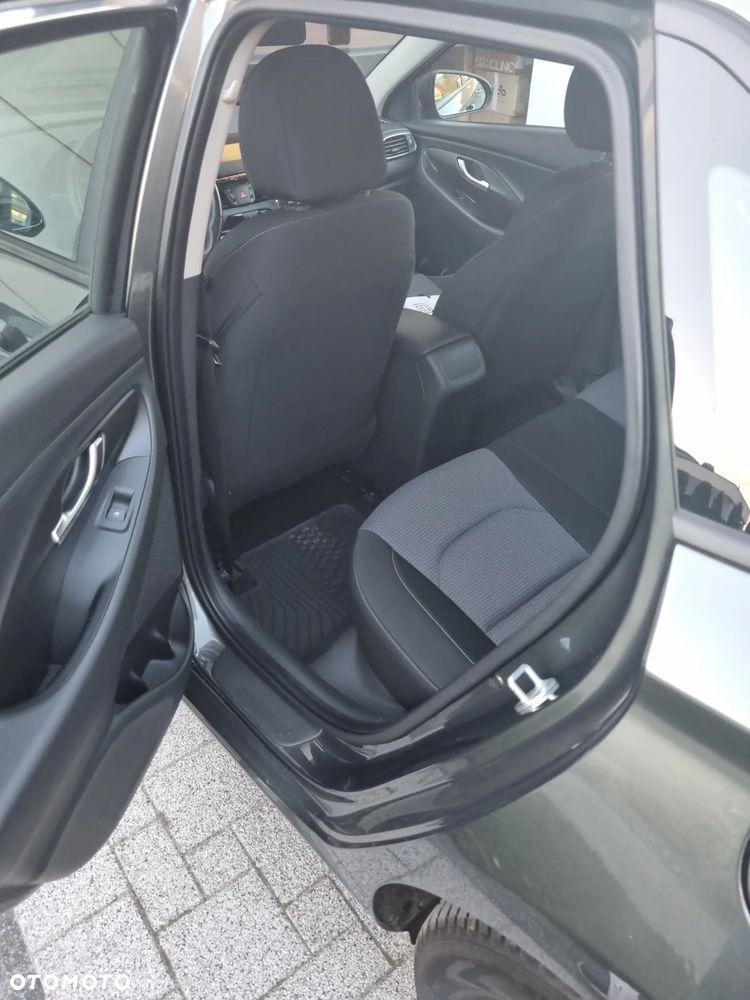 Hyundai i30 1.5 DPI Classic + - 7