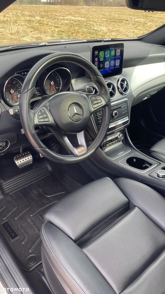 Mercedes-Benz GLA 250 4Matic 7G-DCT AMG Line - 10