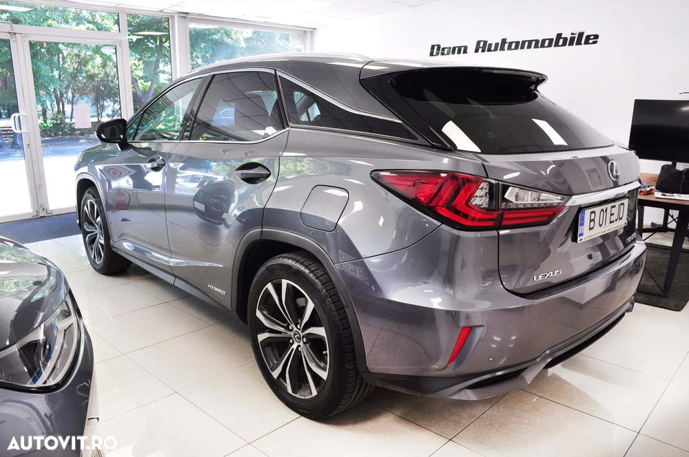 Lexus Seria RX - 7