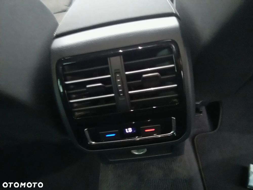 Volkswagen Passat - 16