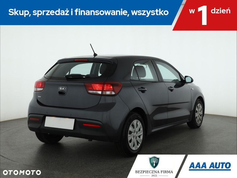 Kia Rio - 7