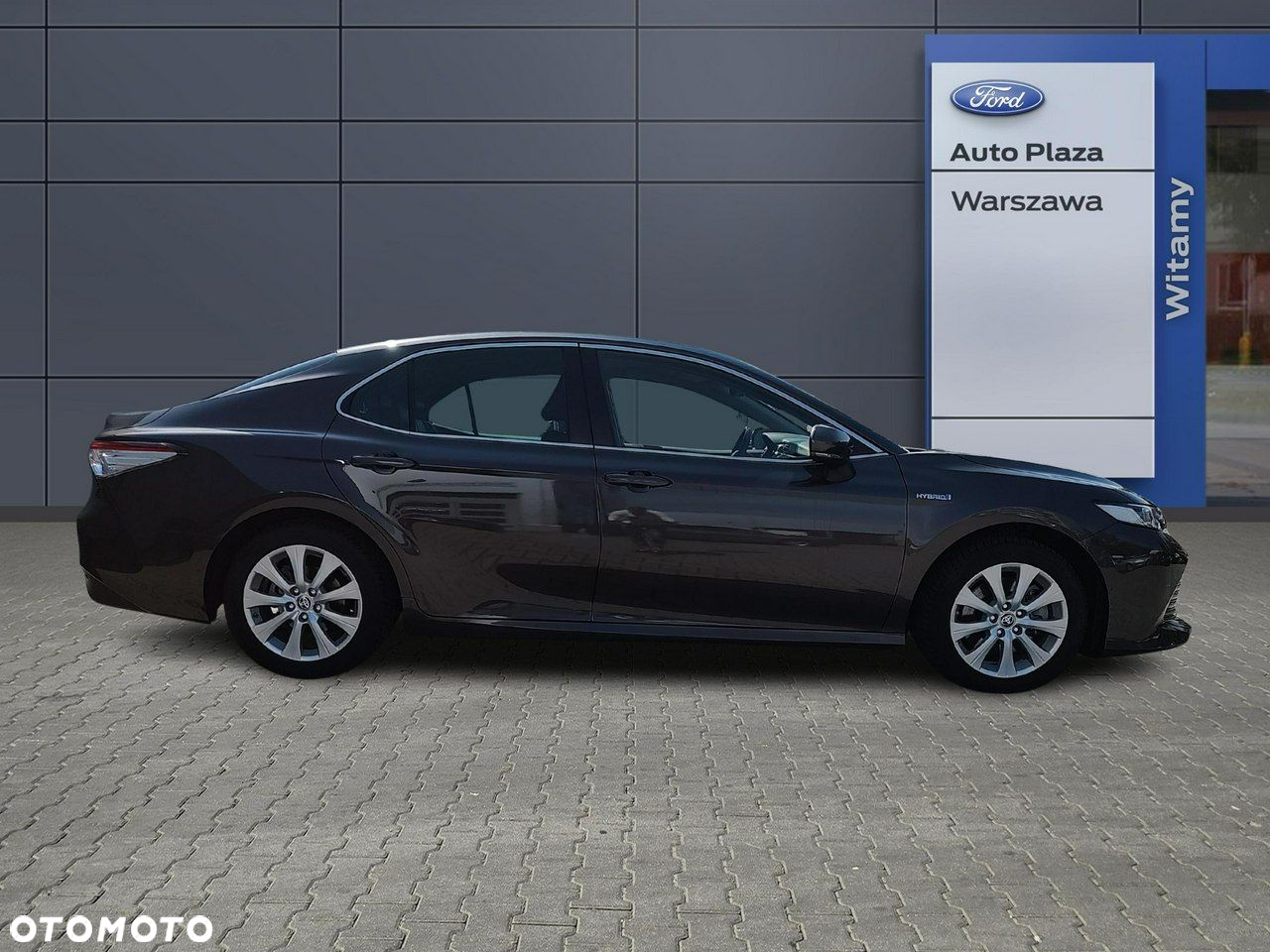 Toyota Camry - 6