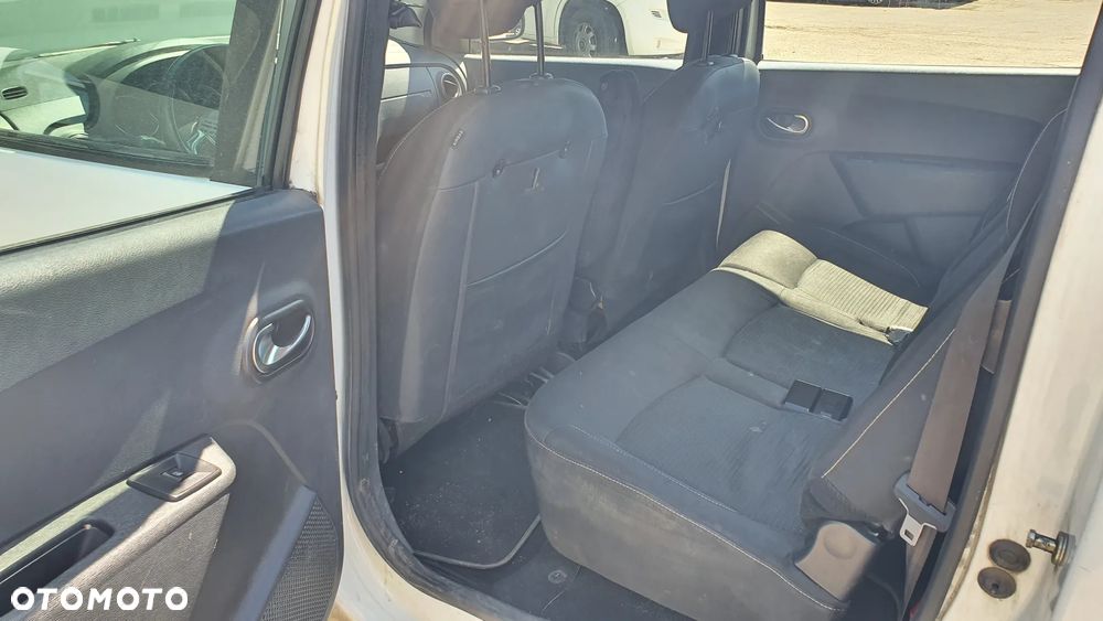 Dacia Lodgy 1.6 SCe Stepway S&S - 6