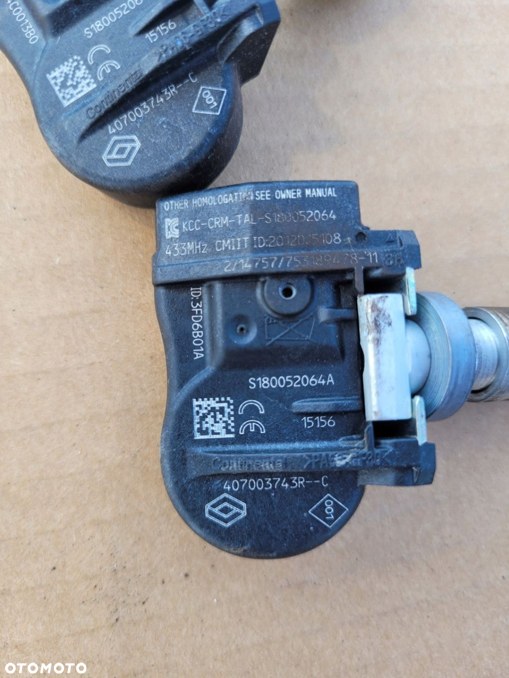 RENAULT CZUJNIK TPMS CIŚNIENIA OPON POWIETRZA S180052064A - 2