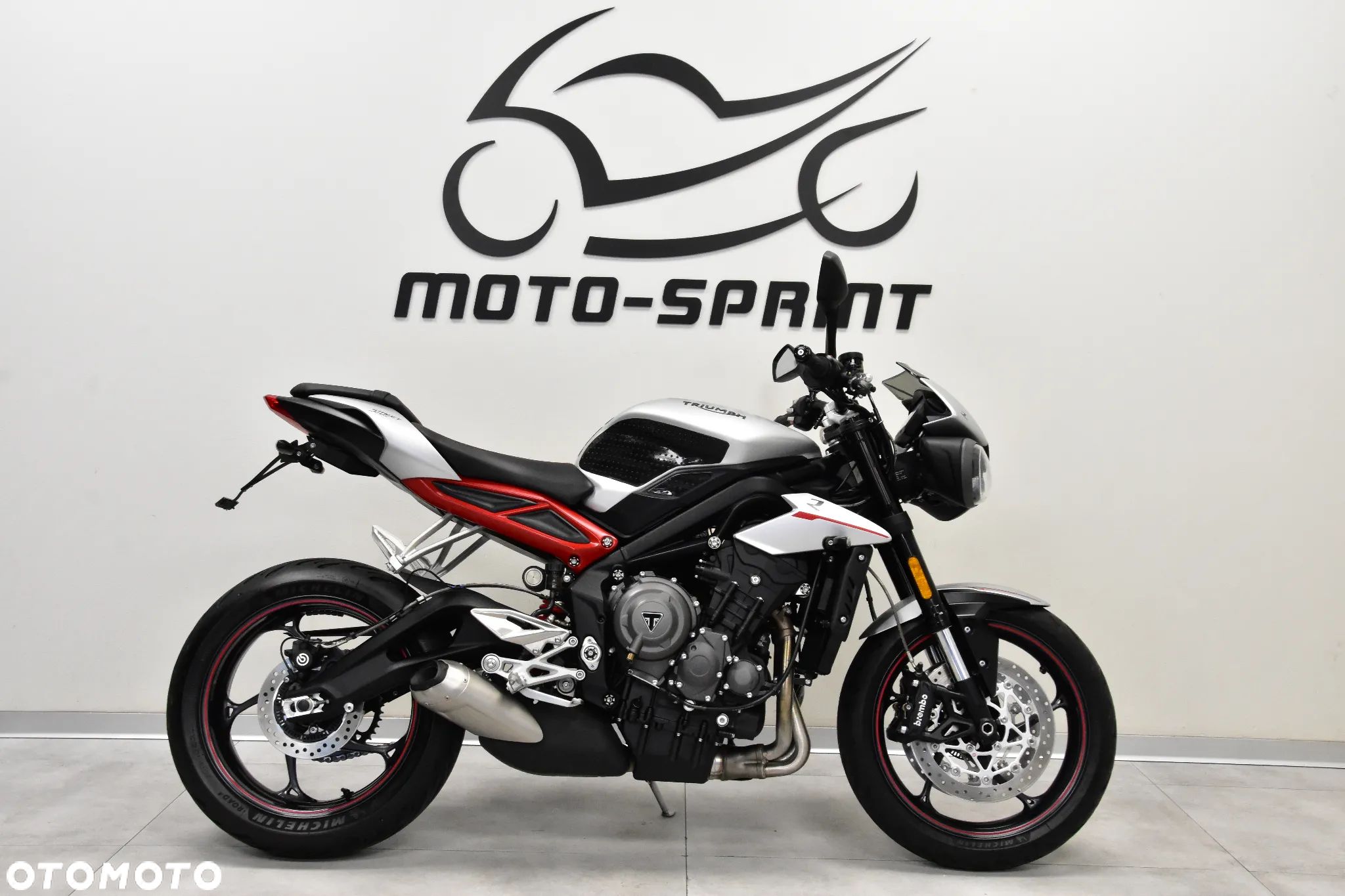 Triumph Street Triple - 1