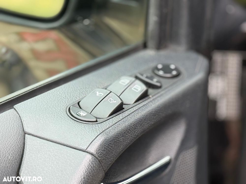 Mercedes-Benz Viano - 18