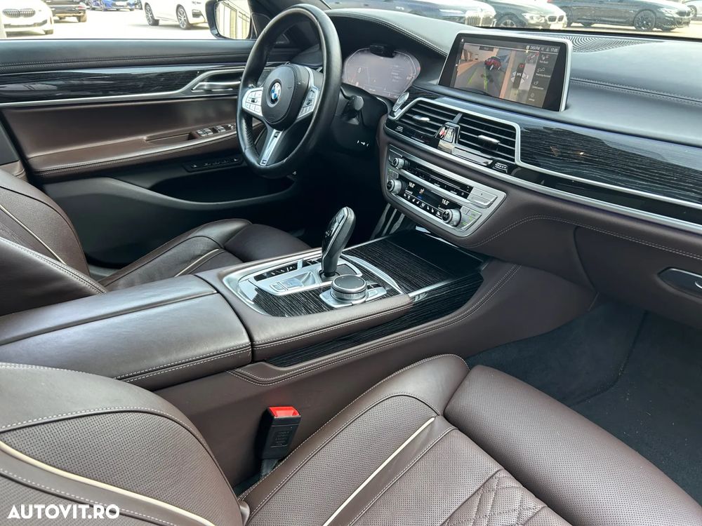 BMW Seria 7 750i xDrive - 16