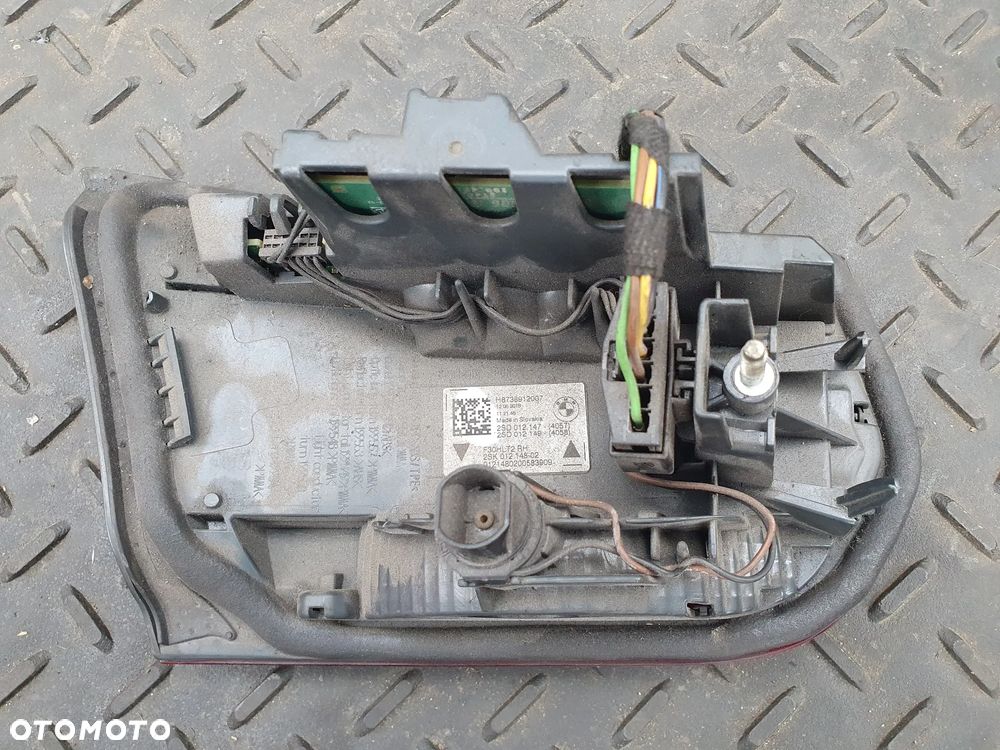 BMW 3 F30 LAMPA PRAWY TYŁ W KLAPĘ PRAWA TYLNA H8736912007 ORYGINAŁ + WTYCZKA - 4
