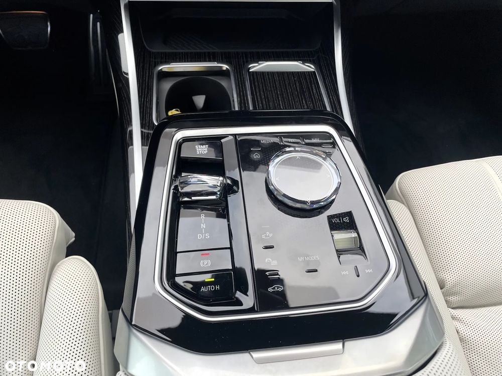 BMW Seria 7 - 10