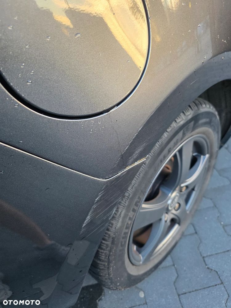 Mazda 3 1.6 Active + - 21