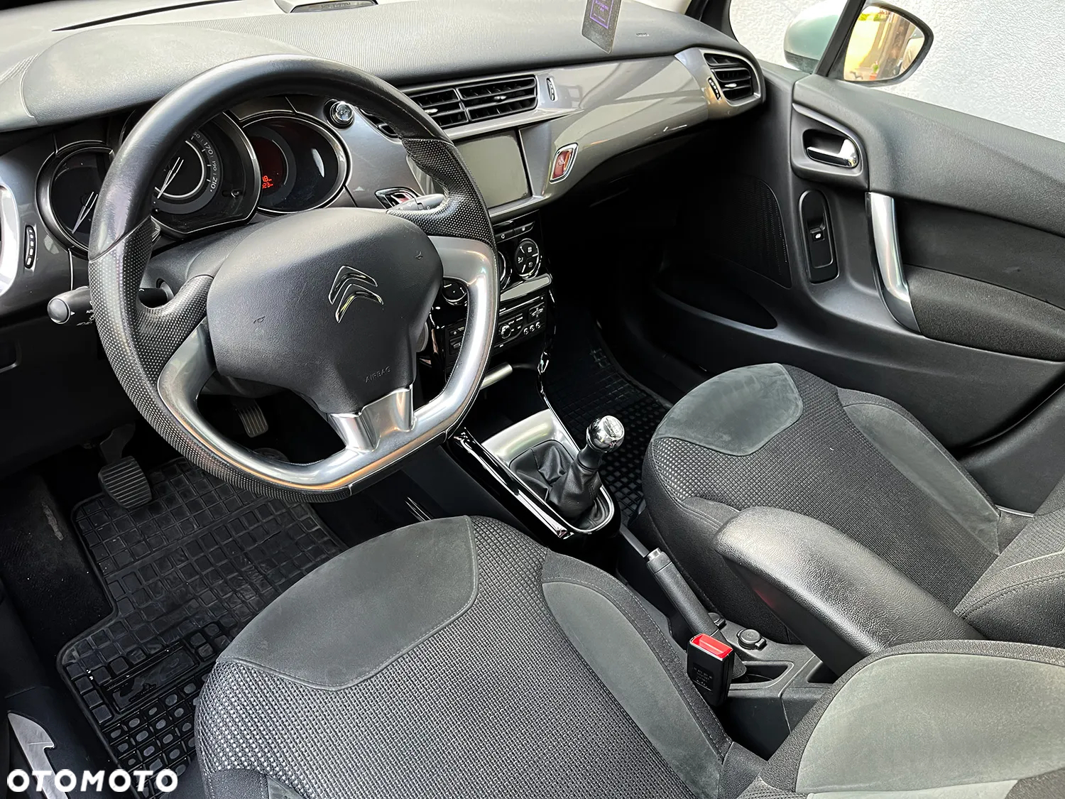Citroën C3 1.4 VTi Exclusive - 4