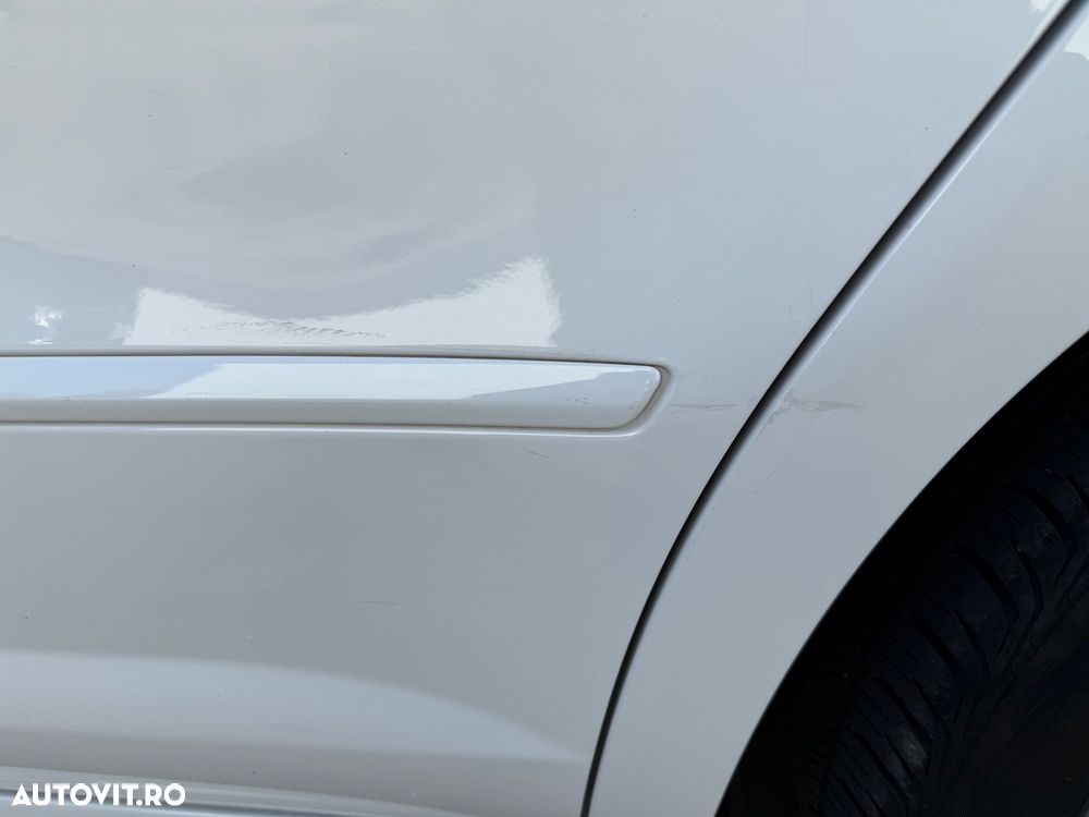 Volkswagen Passat CC - 36