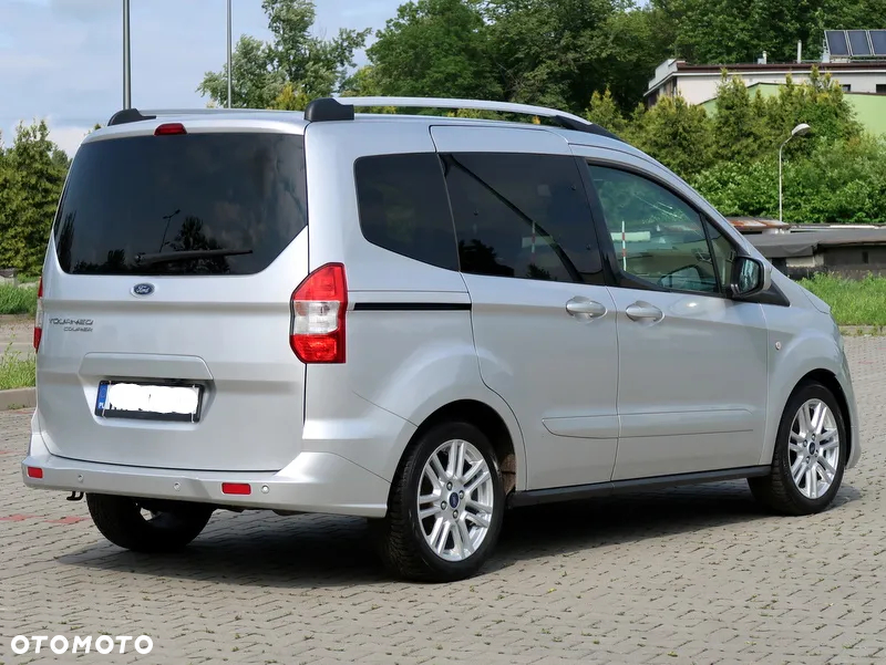 Ford Tourneo Courier 1.5 TDCi Titanium - 3