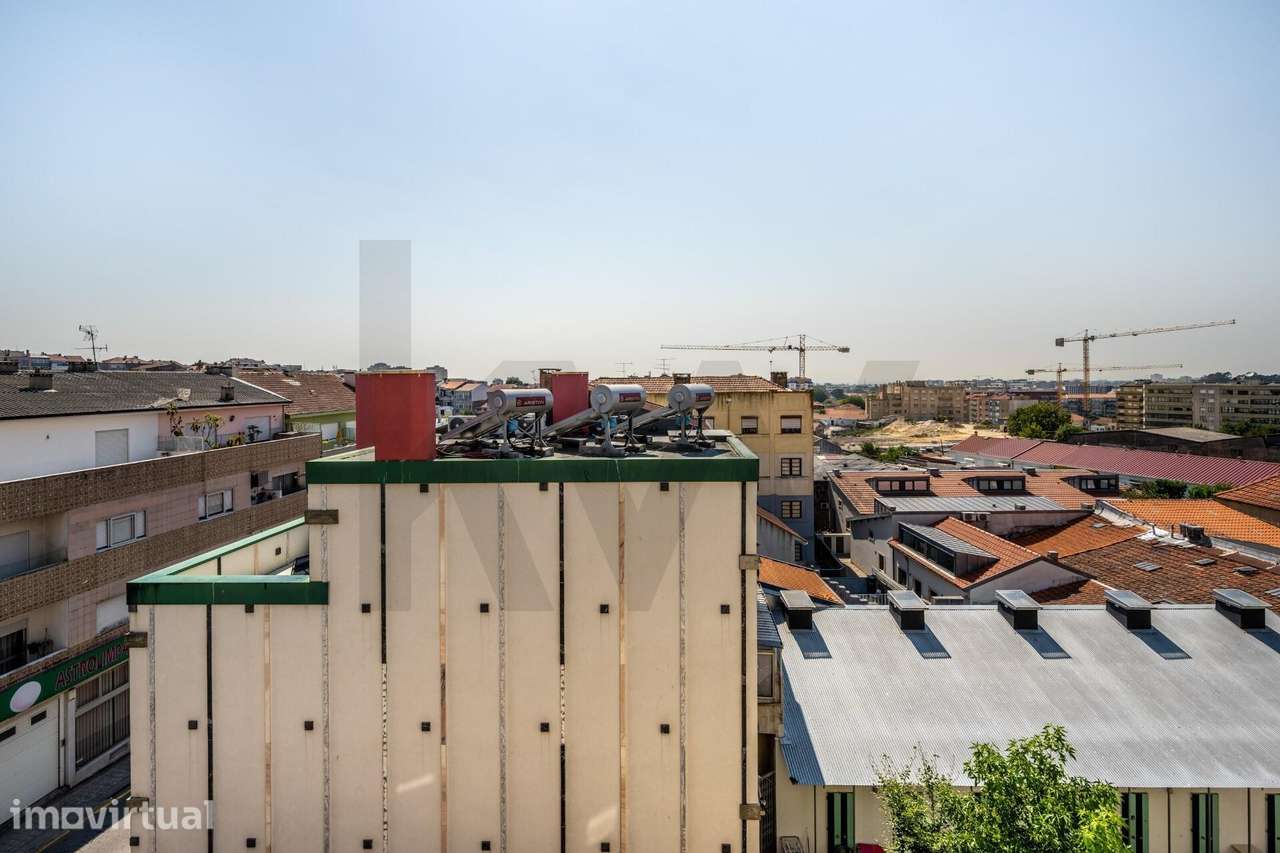 Apartamento T2 no Porto — Rua Silva Porto — Entre a Constituição e VCI - Grande imagem: 5/17