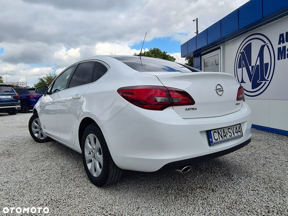 Opel Astra 1.4 Turbo Edition - 4