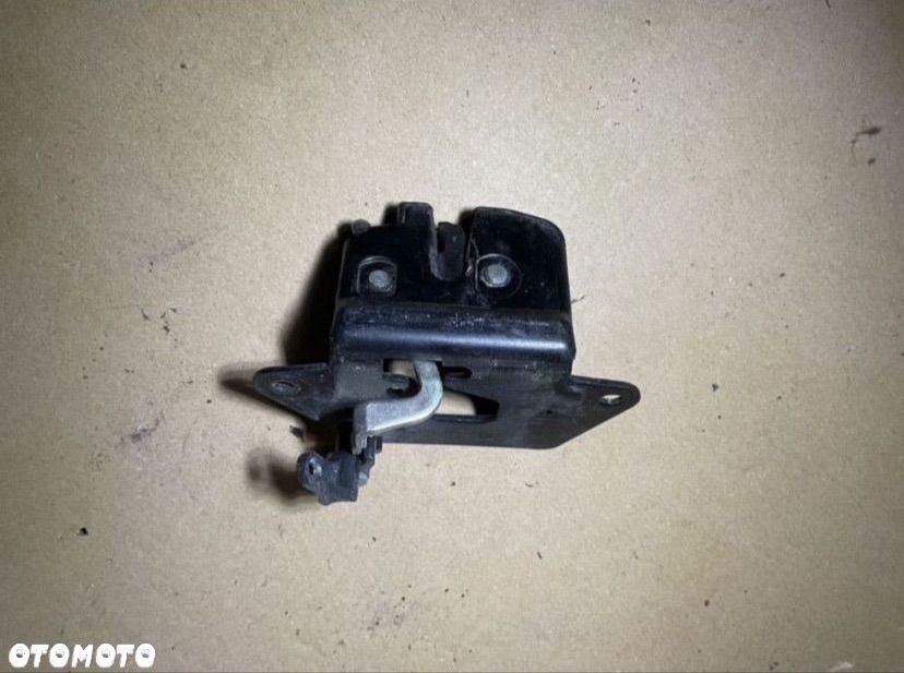 Zamek tylnej klapy tył Fiat panda II 2 - 2