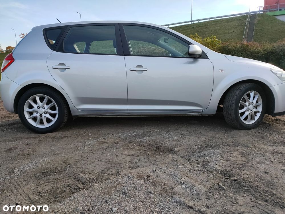 Kia Ceed 1.4 CVVT Attract - 4