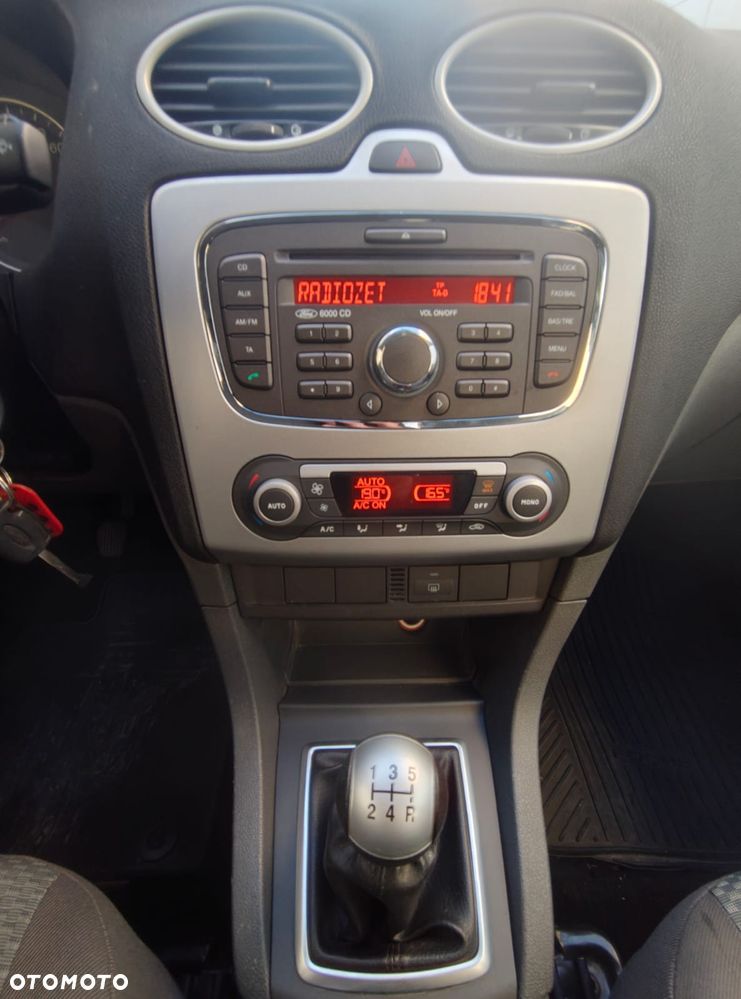 Ford Focus 1.6 16V Style - 7