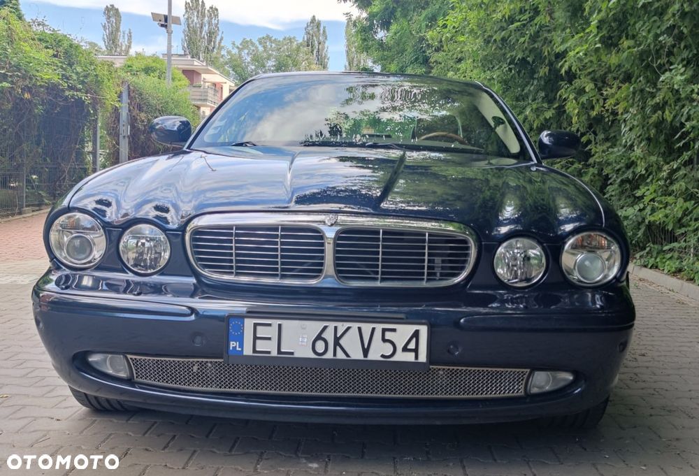 Jaguar XJ - 11