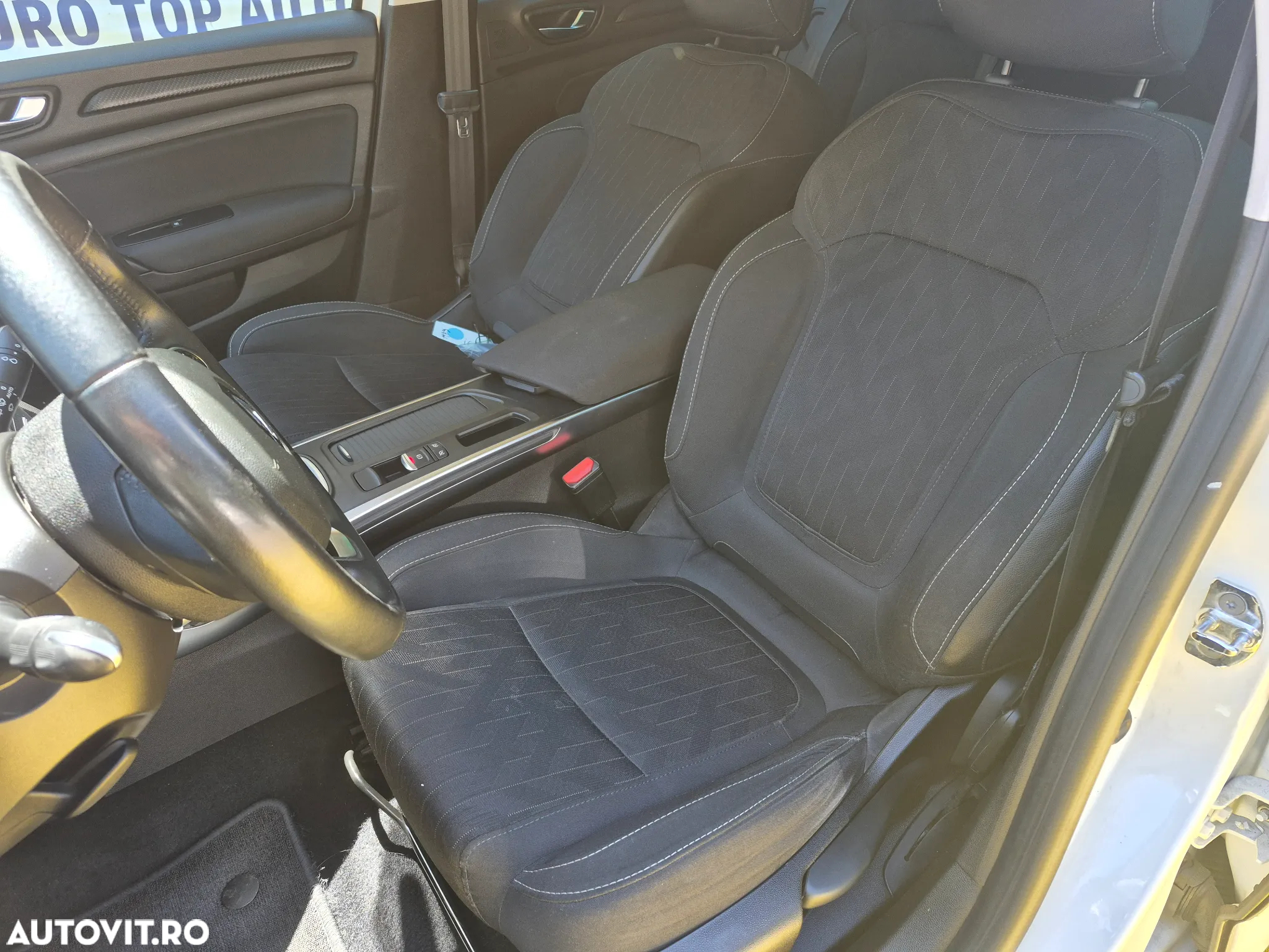 Renault Megane ENERGY TCe 130 EDC LIMITED - 10
