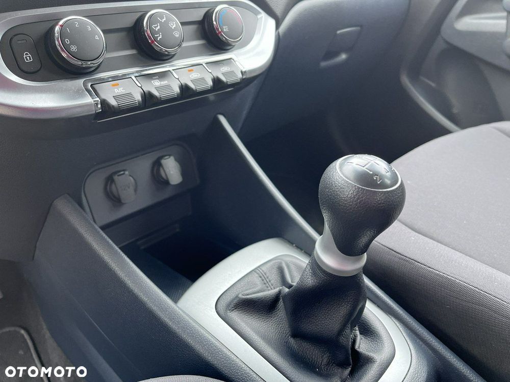 Kia Rio - 23