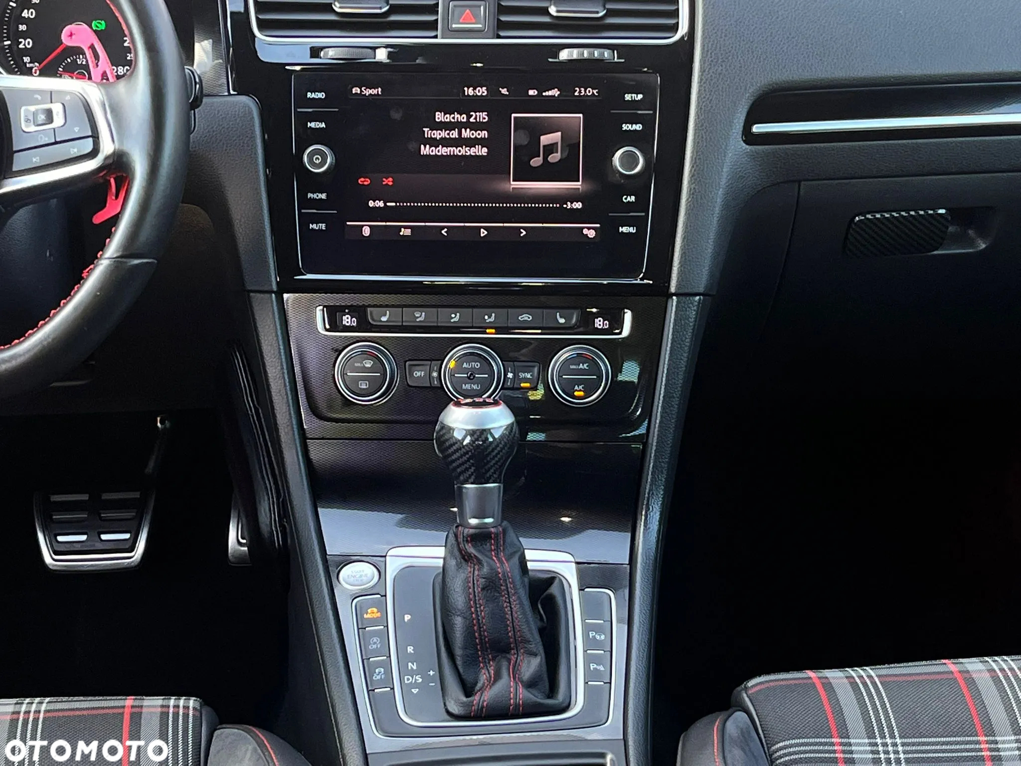 Volkswagen Golf GTI Performance BlueMotion Technology DSG - 39
