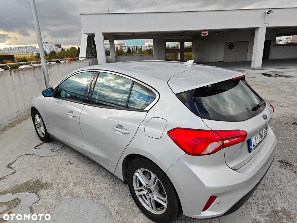Ford Focus 1.0 EcoBoost Trend - 26