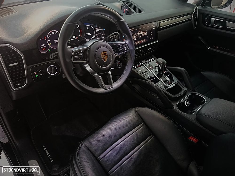 Porsche Cayenne Coupé E-Hybrid Platinum Edition - 29