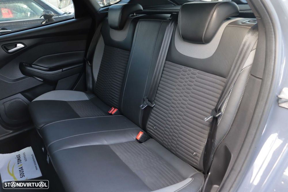 Ford Focus 2.0 TDCi ST-2 - 17