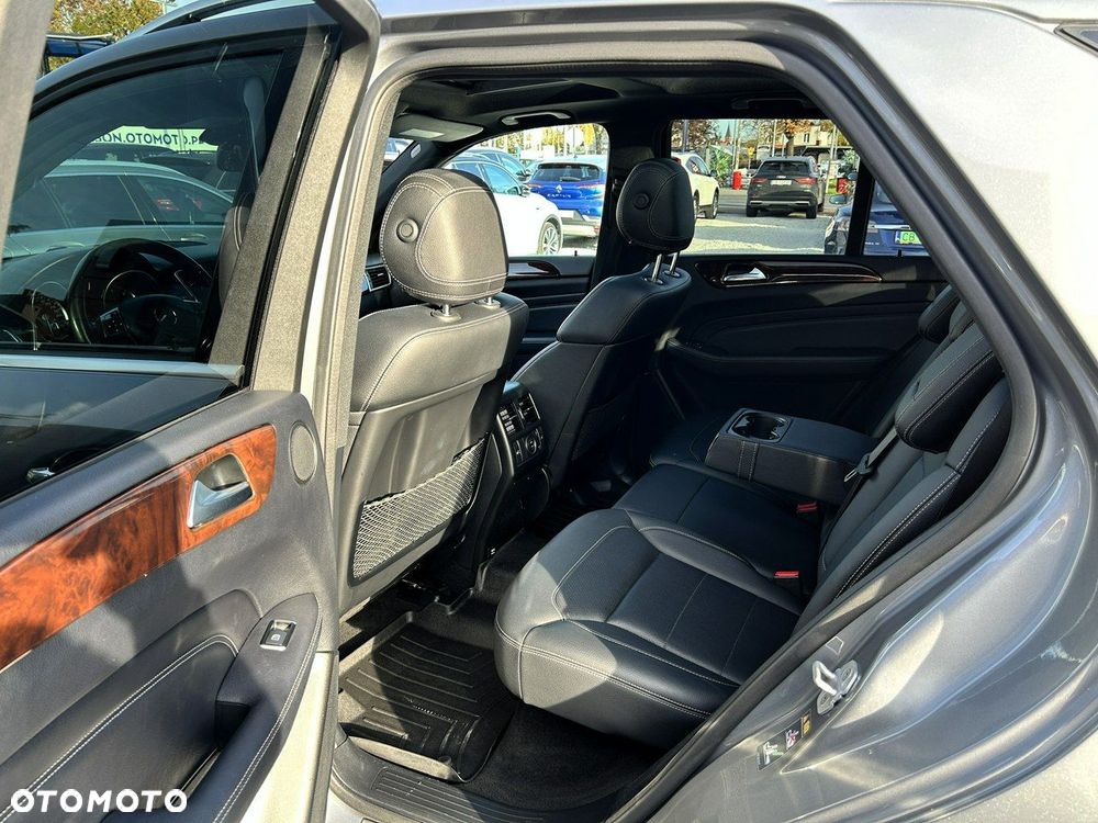 Mercedes-Benz ML - 27