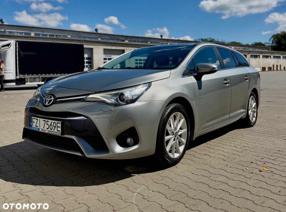 Toyota Avensis 1.8 Premium - 15