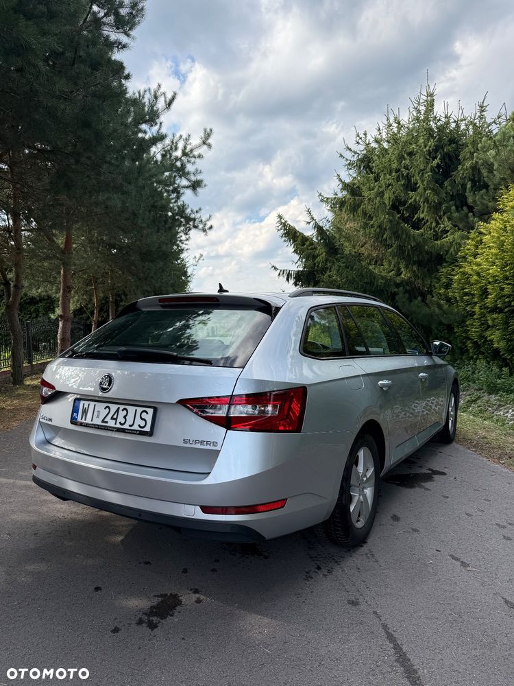 Skoda Superb 2.0 TDI Ambition - 4