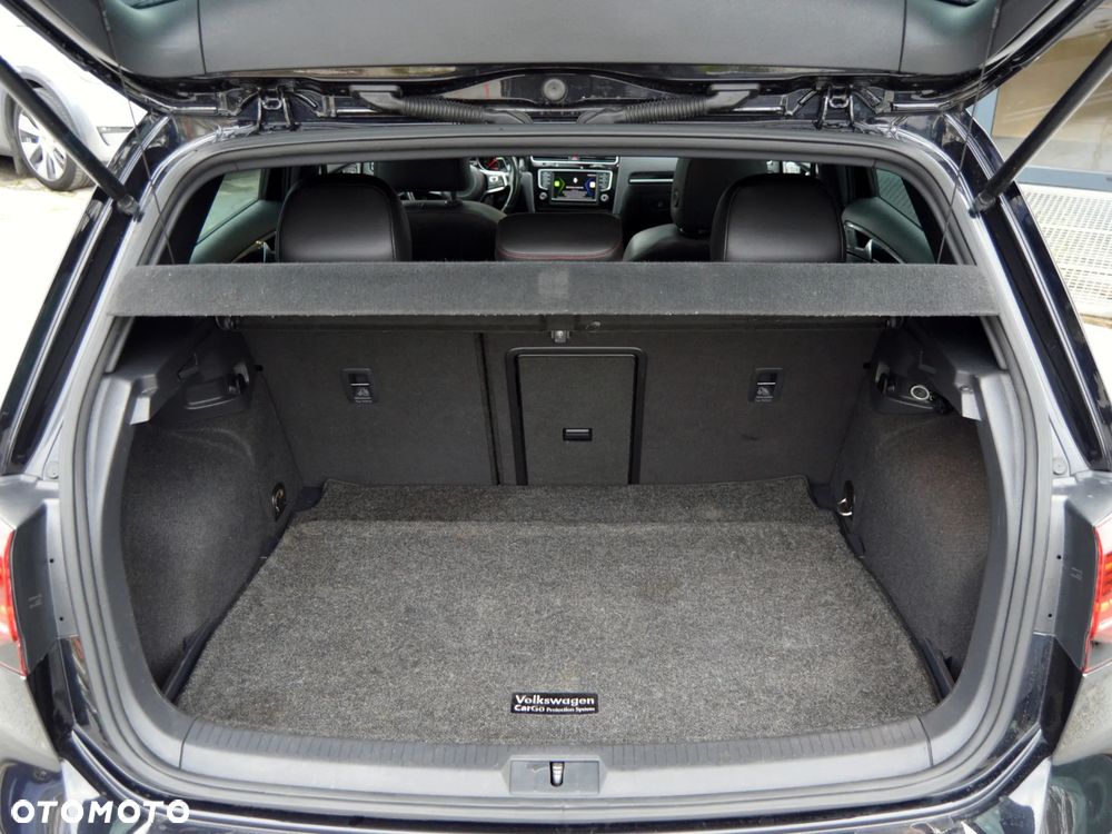 Volkswagen Golf - 11