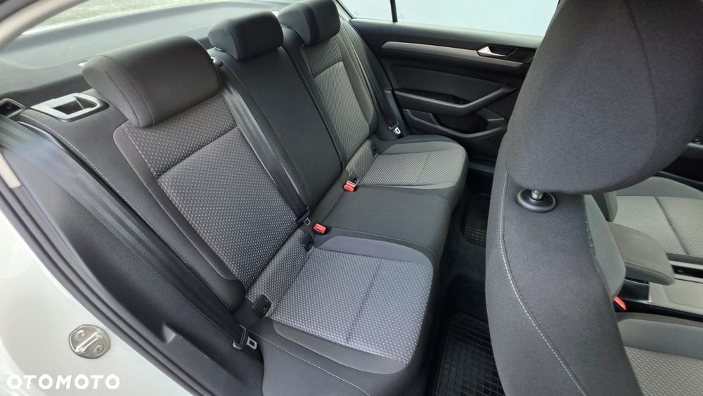 Volkswagen Passat 2.0 TDI EVO Essence - 16