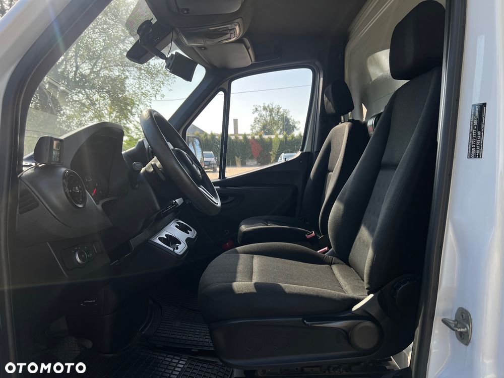 Mercedes-Benz Sprinter - 18