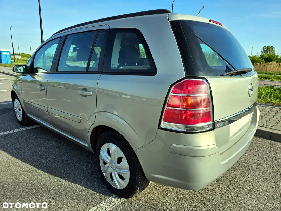 Opel Zafira 1.8 Cosmo - 9