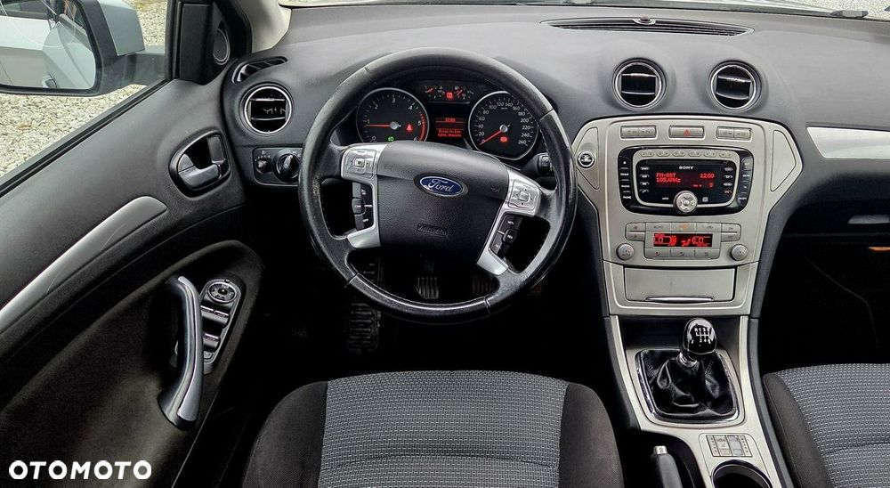 Ford Mondeo - 24