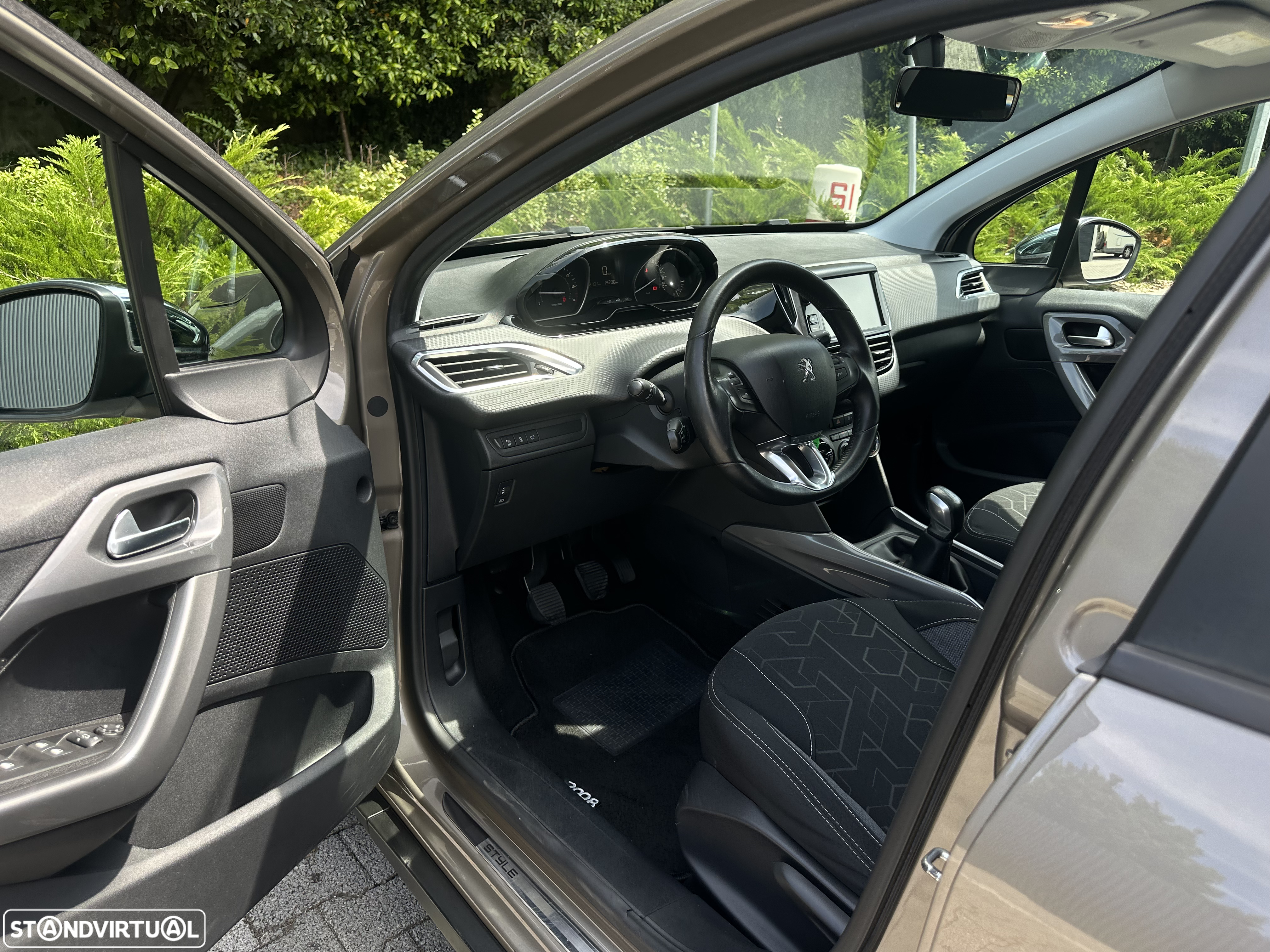 Peugeot 2008 PureTech 100 Style - 13