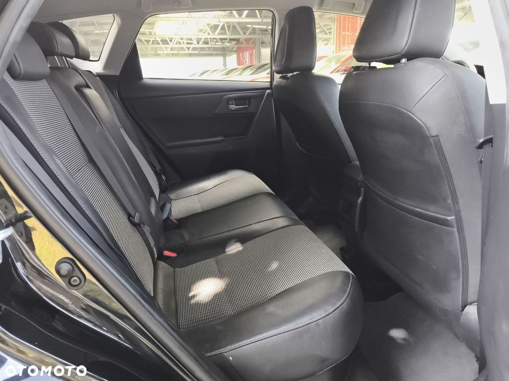 Toyota Auris - 23