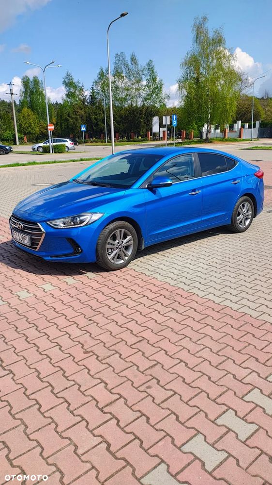 Hyundai Elantra 1.6 Comfort - 6