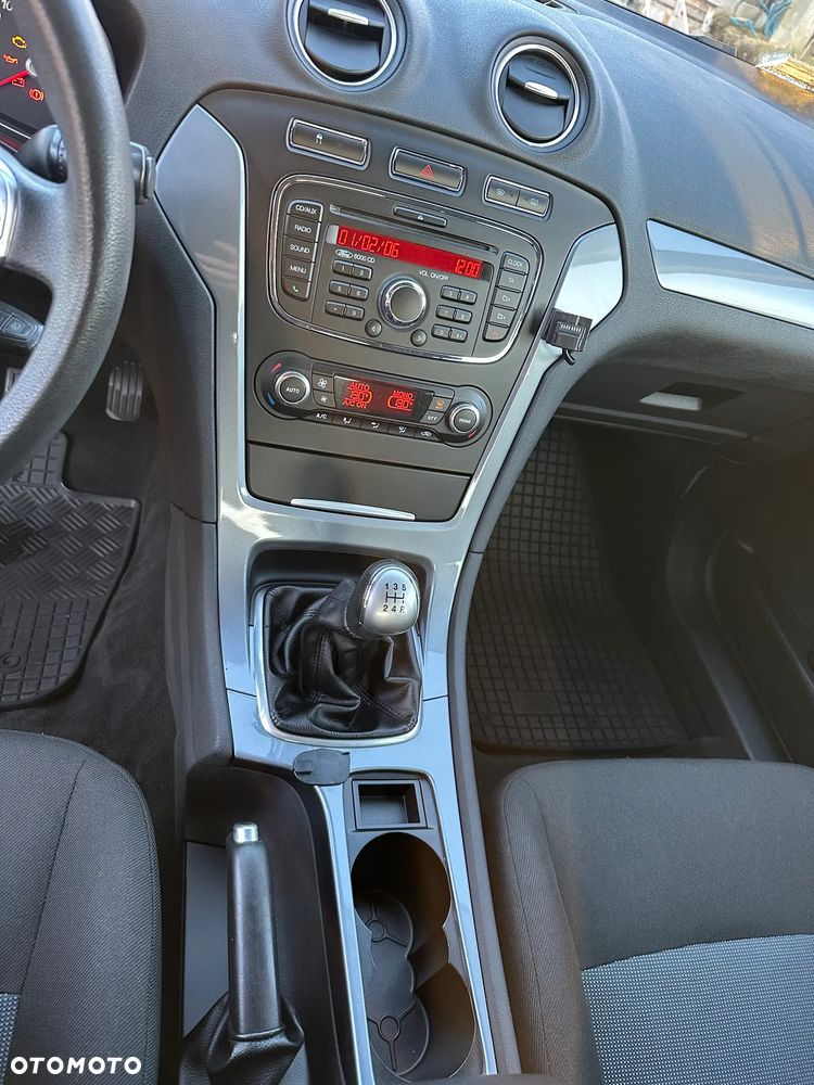 Ford Mondeo 1.6 Ambiente - 8
