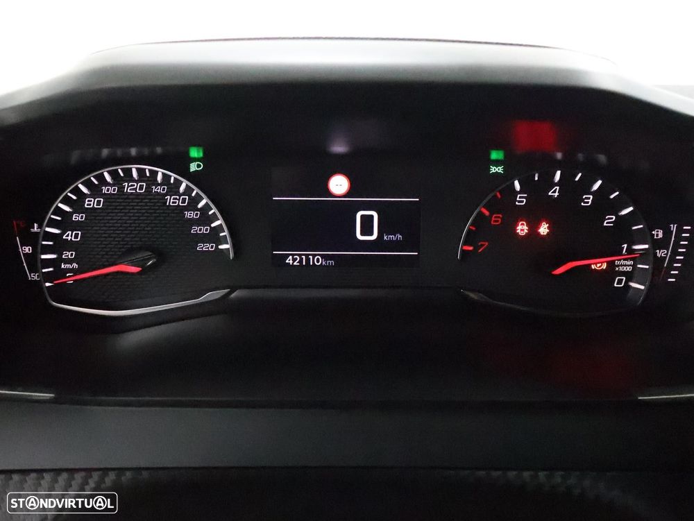 Peugeot 2008 1.2 PureTech Allure - 17