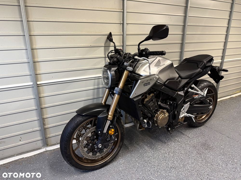 Honda CB - 11