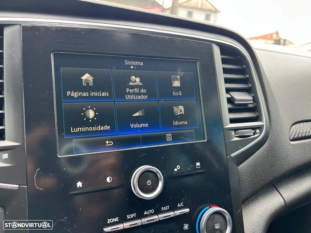 Renault Mégane ENERGY TCe 130 EDC LIMITED - 13