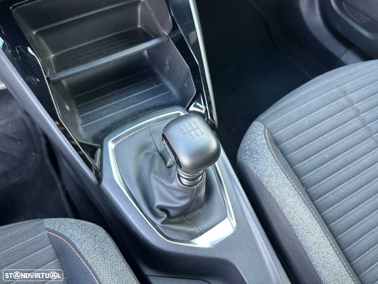 Peugeot 2008 - 11