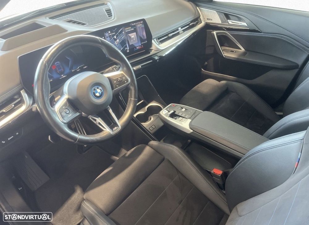 BMW iX1 xDrive30 M Sport Pack - 5