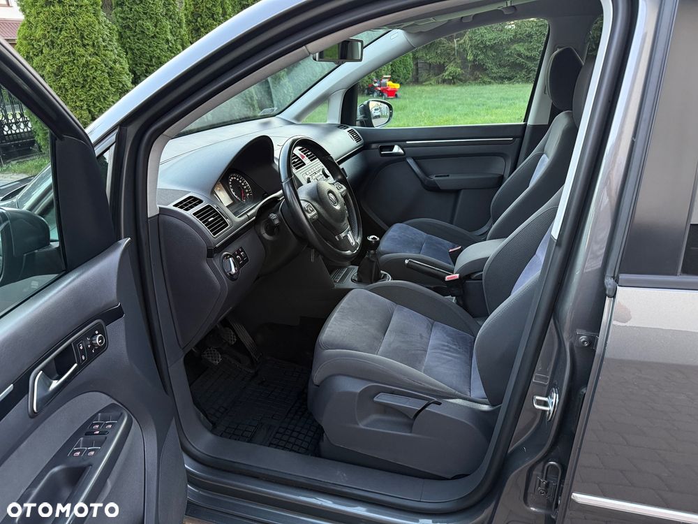 Volkswagen Touran 2.0 TDI Highline - 11